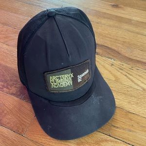 Arc’teryx adjustable hat